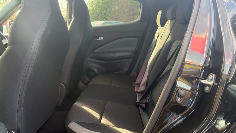 Nissan Juke 1.0 DiG-T 114 N-Connecta 5dr Petrol Hatchback